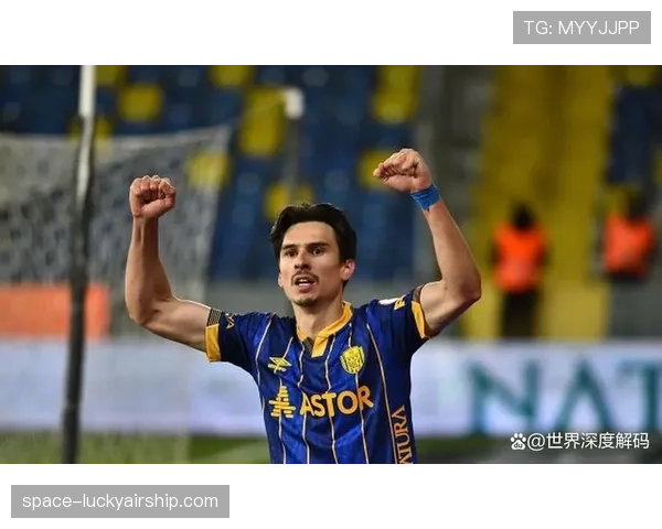 巴萨确认与16岁青训天才亚马尔续约至2030年,违约金10亿欧元