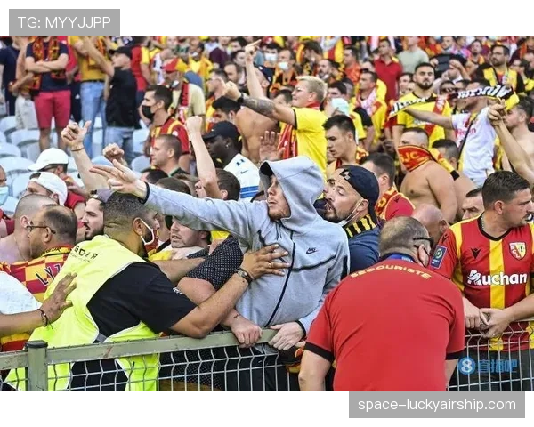 针对球迷骚乱,法甲联盟将开会研讨更严格的客场球迷管理章程